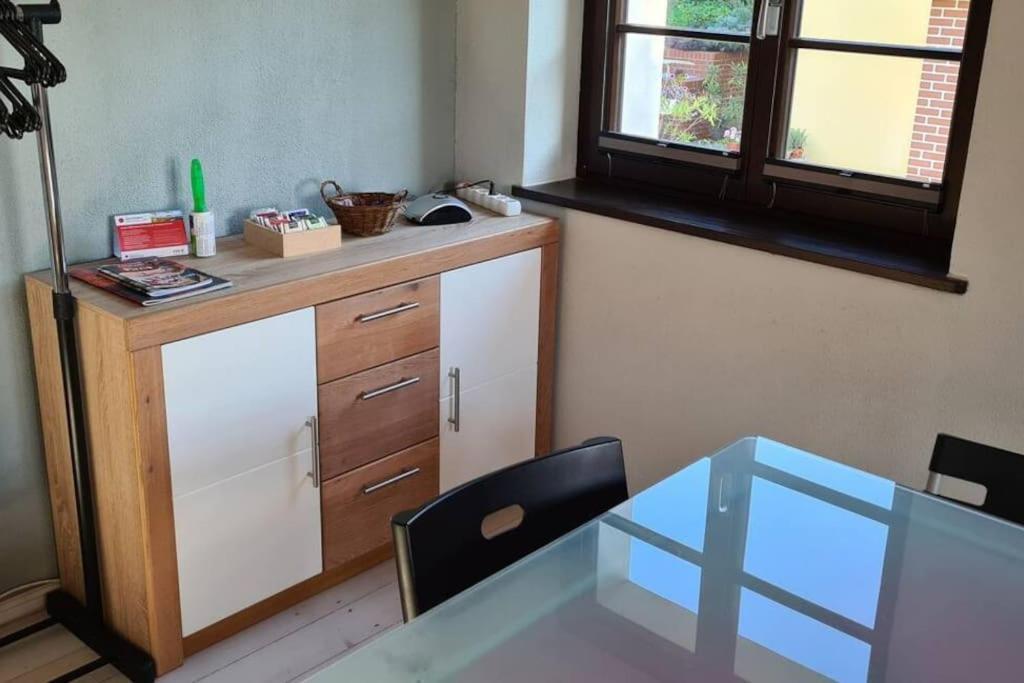 Private Room In Our Home With Free Vvo Ticket & Cats Pirna Ngoại thất bức ảnh
